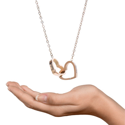 Freccia D'amor™ | Collana a doppio cuore custodita in un cofanetto elegante